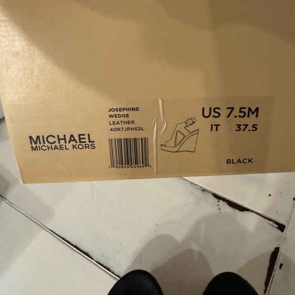 Michael Kors, Josephine wedge size 7.5 - Picture 5 of 7